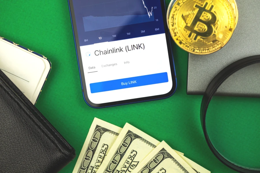 Chainlink (LINK) hits $8 support: what next amid crypto crash?